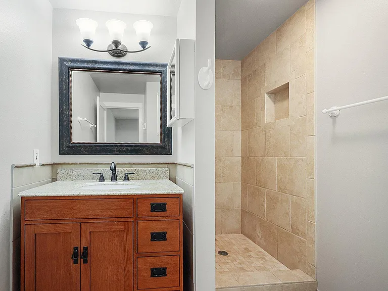 4256 Country Woods Ct — Photo 20