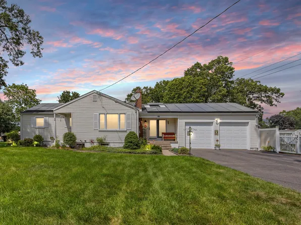 12 Arlington Road, Windsor Locks, CT 06096