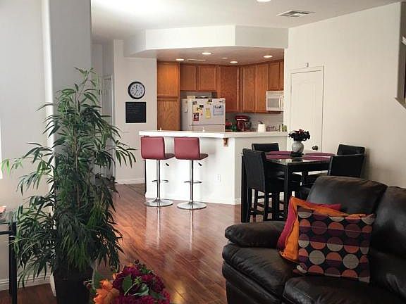 4th image of 312 Twin Harbor Dr
