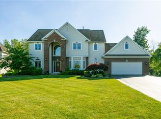 27 Lancer Pl, Webster, NY 14580