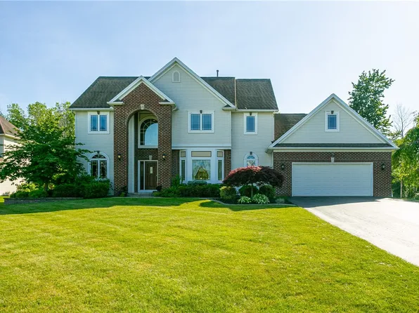 27 Lancer Pl, Webster, NY 14580