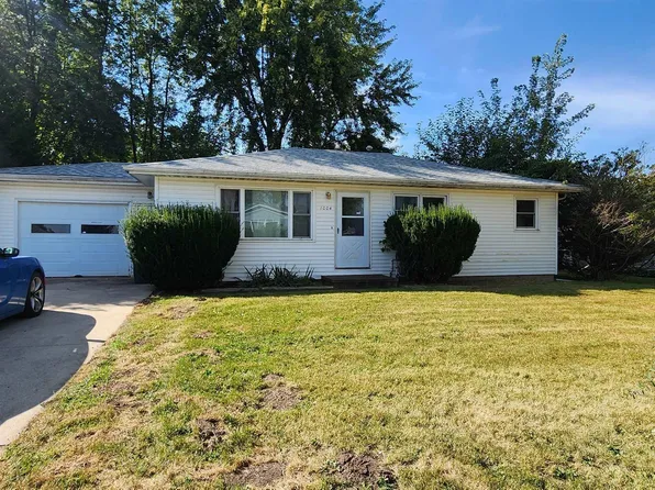 1004 Joy St, Cedar Falls, IA 50613