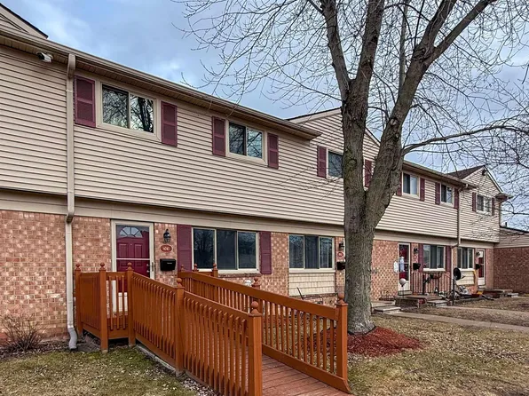 9741 Pine St, Taylor, MI 48180