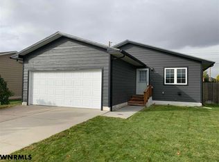 445 3rd St, Gering, NE 69341