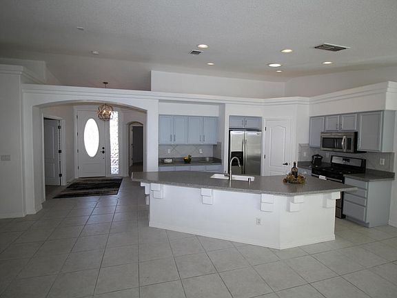 3rd image of 17 Torrito Ln