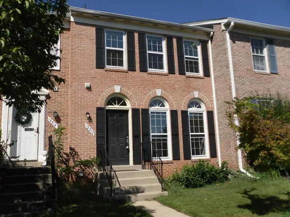 13312 Foxhole Dr, Fairfax, VA 22033