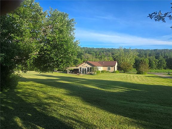 3rd image of 169 Pratt Rd