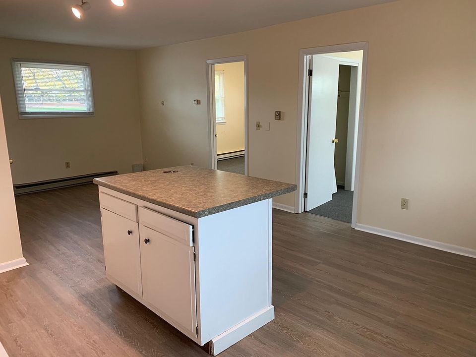 Kitchen space towards the 2 bedrooms