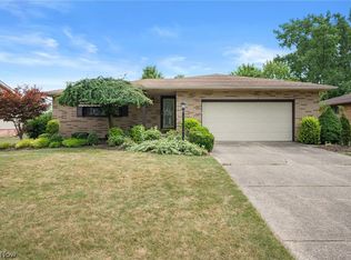 7697 Klein Dr, Middleburg Heights, OH