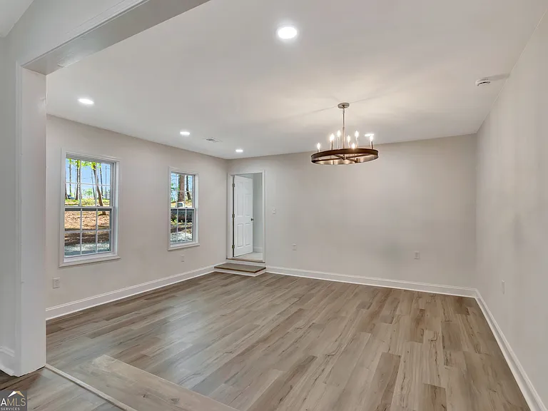 140 Mary Freeman Rd — Photo 21