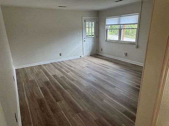 2nd image of 102 Norway Ln