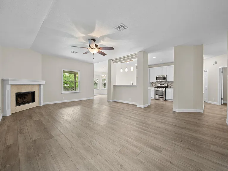 1617 Abbey Ln — Photo 8