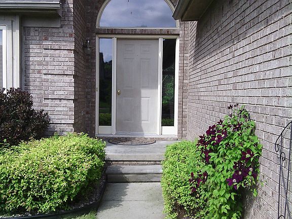 2nd image of 49202 Monmouth Dr