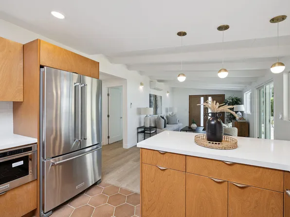 21 La Cadena St, Santa Barbara, CA 93103