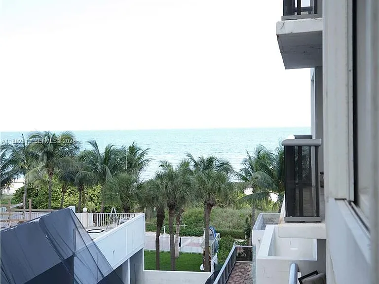 6039 Collins Ave #503 — Photo 2