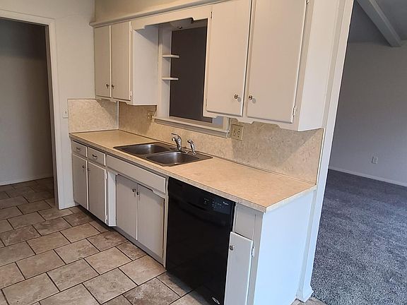 2nd image of 1506 Lakecrest Dr