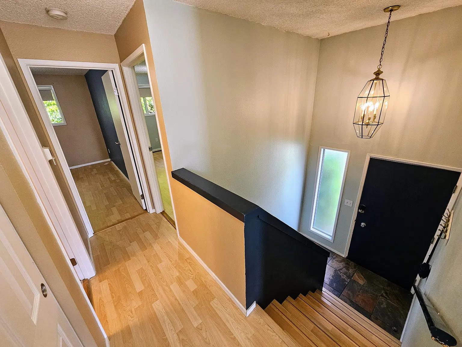 3 bed, 1.5 bath, 1360 sqft, $2,795 — Photo 2
