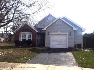 71 Cranmer Rd, Bayville, NJ 08721