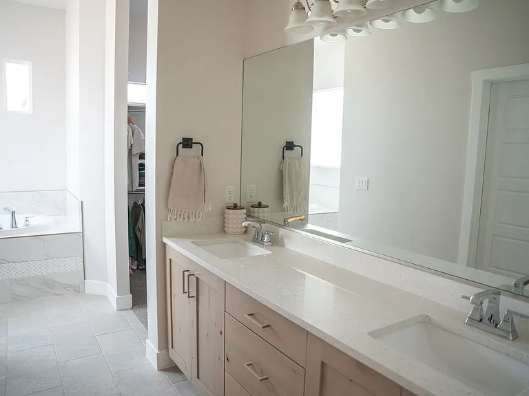 1322 E Toliman Way — Photo 27