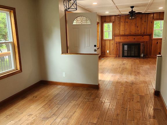4th image of 2626 Fairview St