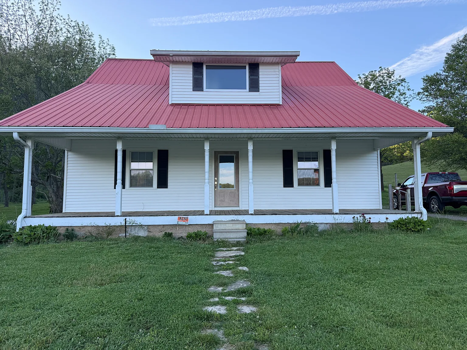 5 bed, 1800 sqft, $2,100 — Photo 3