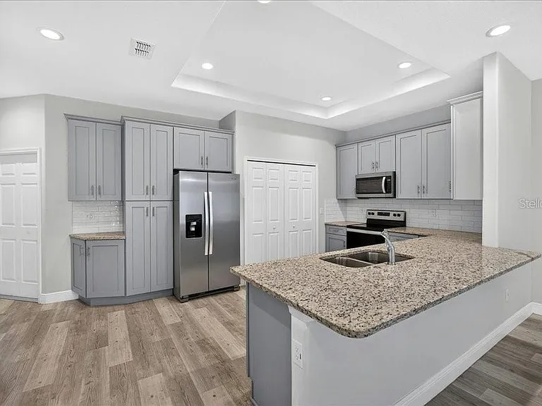 16 Empire Ln #B — Photo 6