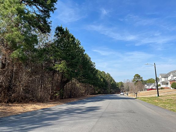 5th image of 642 Pinevalley Ln