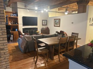 375 W Erie St APT 216, Chicago, IL 60654