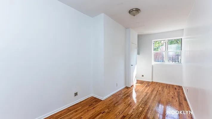 Rented by Nooklyn NYC LLC | media 19
