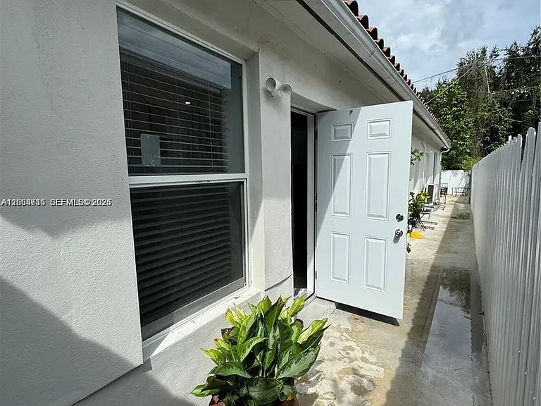 6335 N Miami Ave #3 — Photo 1