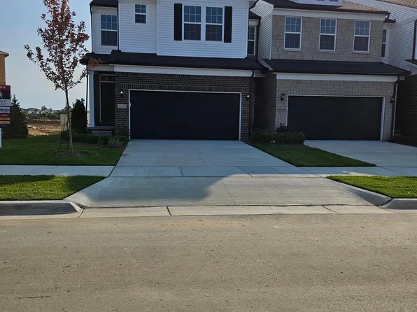 5517 E Spaniel Dr, Ann Arbor, MI 48108