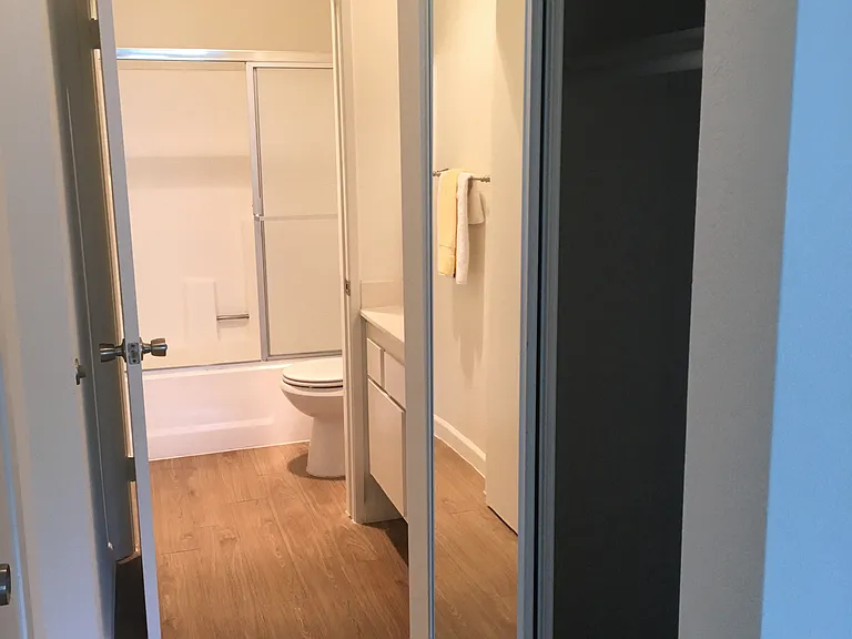 Zelzah Court — Photo 29