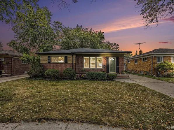 22618 Millenbach St, Saint Clair Shores, MI 48081
