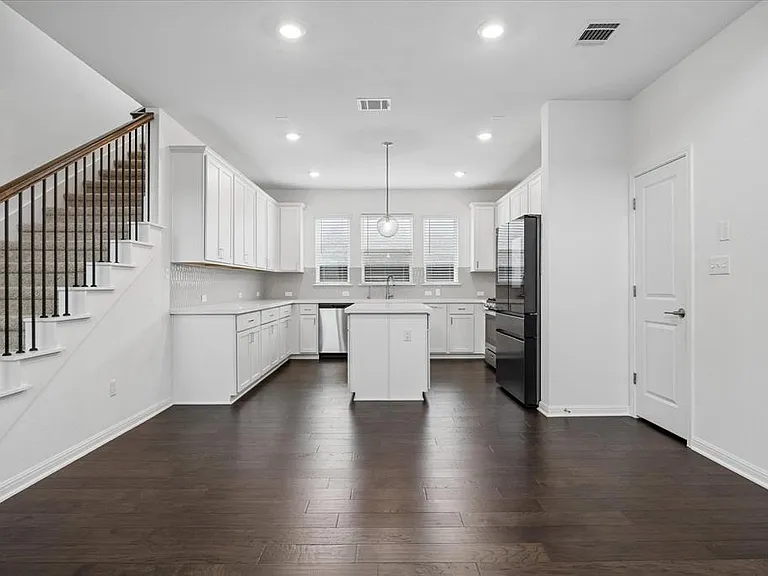 6407 Rounded Pebble Ln — Photo 9