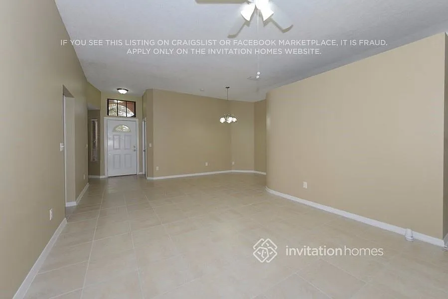 5422 Friarsway Dr Tampa, FL 33624 — Photo 2