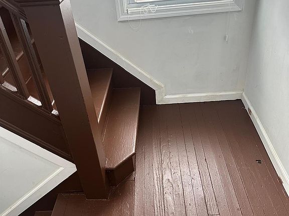 3rd image of 111 Bayview Dr Floor 2