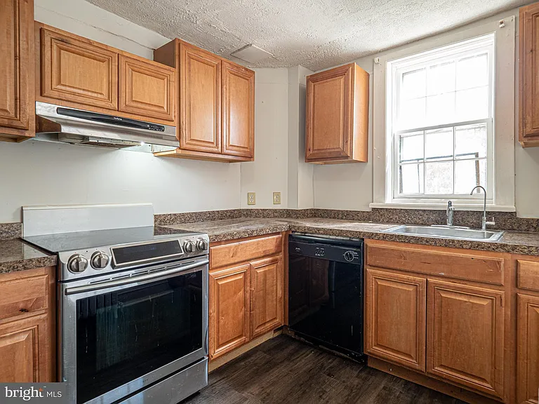 521 Maple Ave — Photo 8