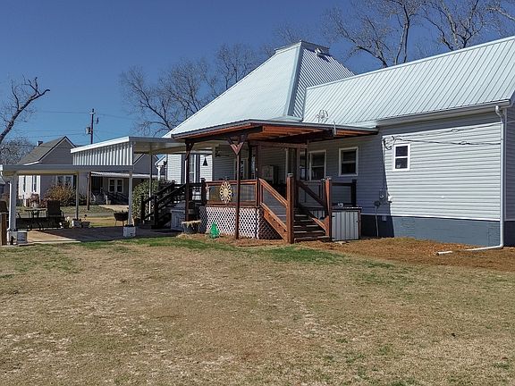 3rd image of 162 College St SW