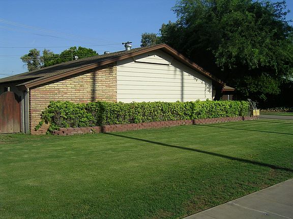 4th image of 2609 S Palm Dr