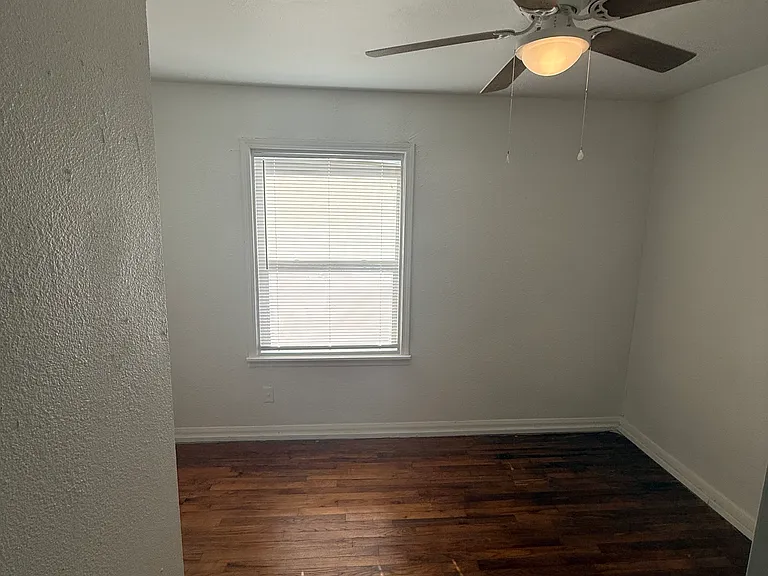 205 W Peach St — Photo 7