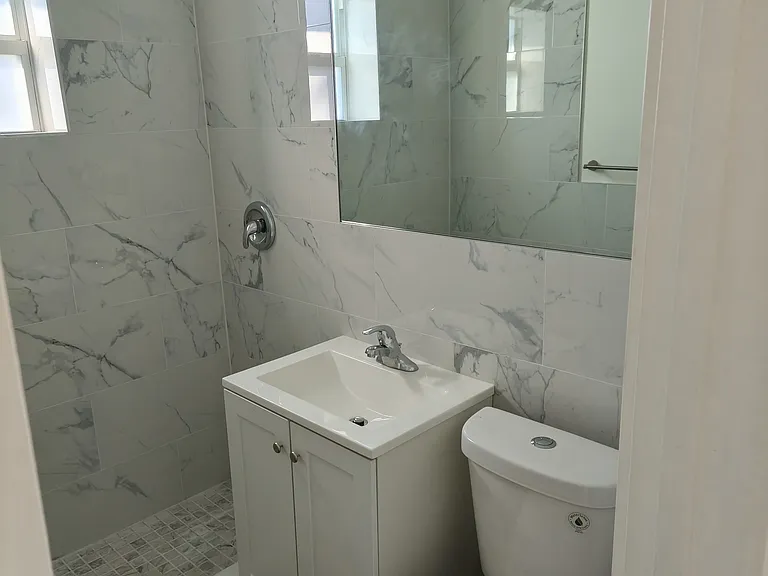 3060 SW 27th Ln #7 — Photo 8