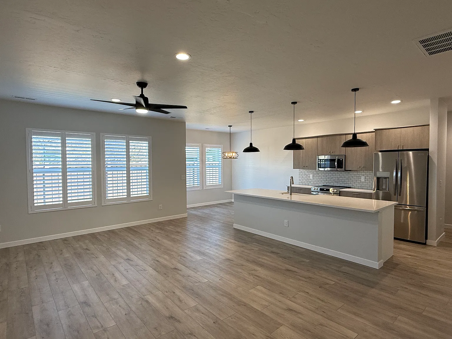 602 N Aleppo Way — Photo 4