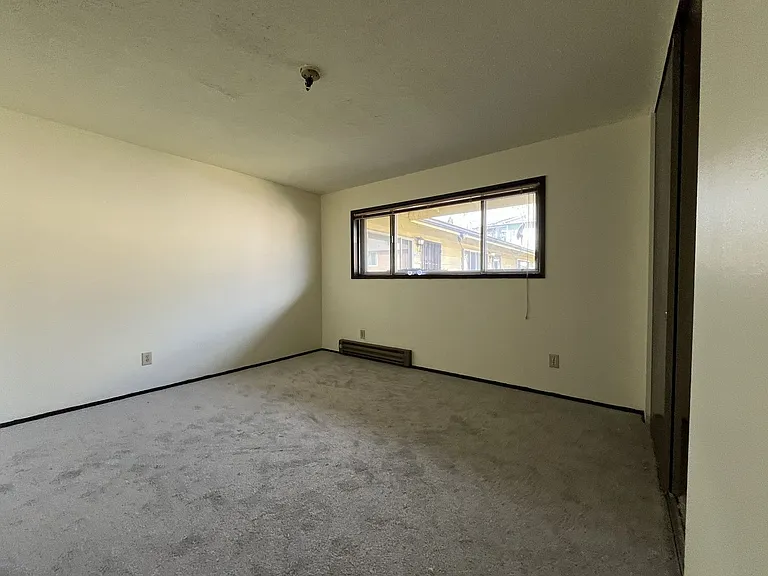 4660 NE Lombard St — Photo 24