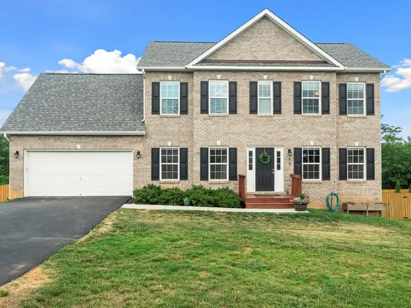867 Carriage Pkwy, Rustburg, VA 24588