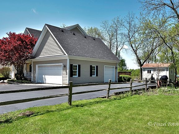 2nd image of 1105 Moraine Dr