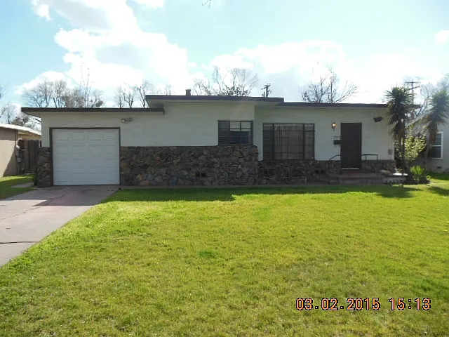 2030 Viola St photo 1