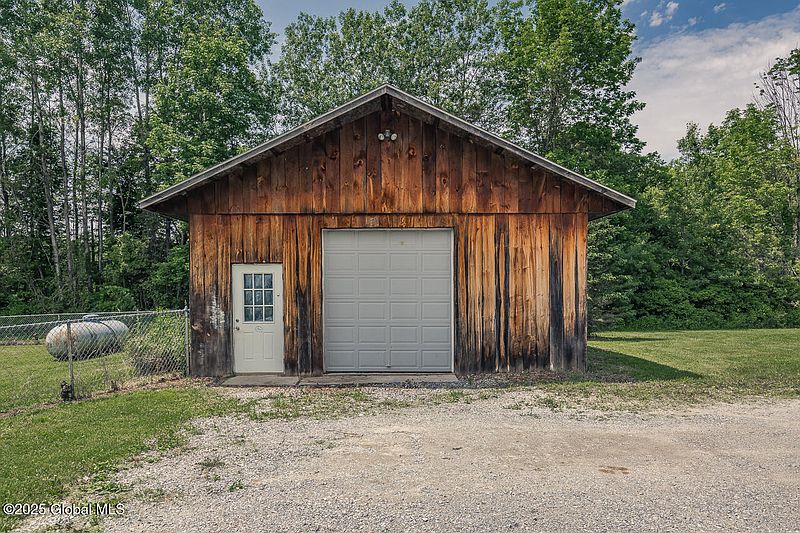 5th image of 2538 Galway Road