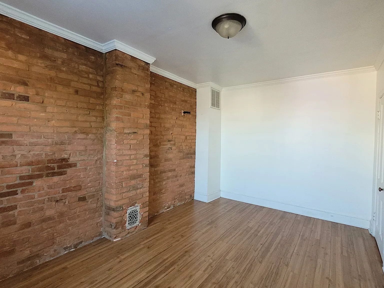1 bed, 130 sqft, $650 — Photo 2