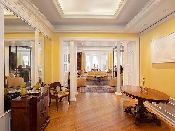 5th image of 152 E 63rd St #1/2