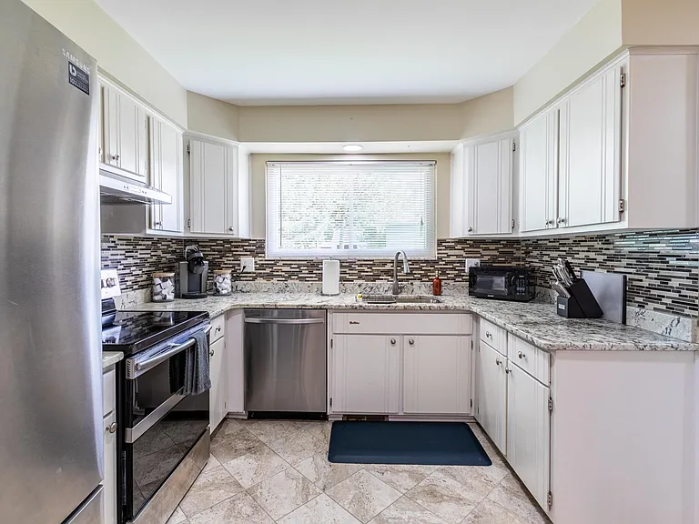5038 Dayton Dr — Photo 11